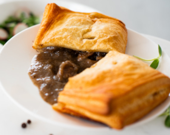 PEPPER STEAK PIE